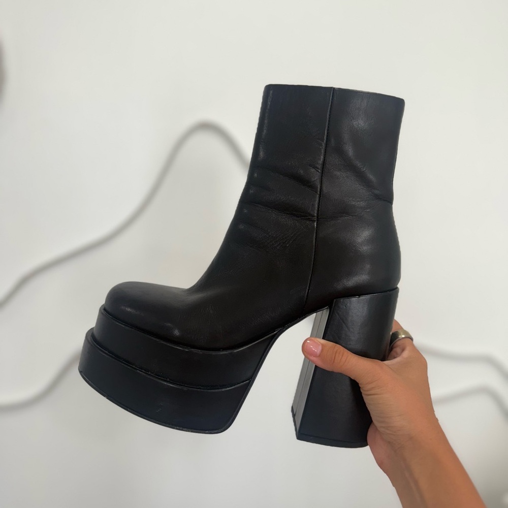 Steve Madden Black Platform Boots